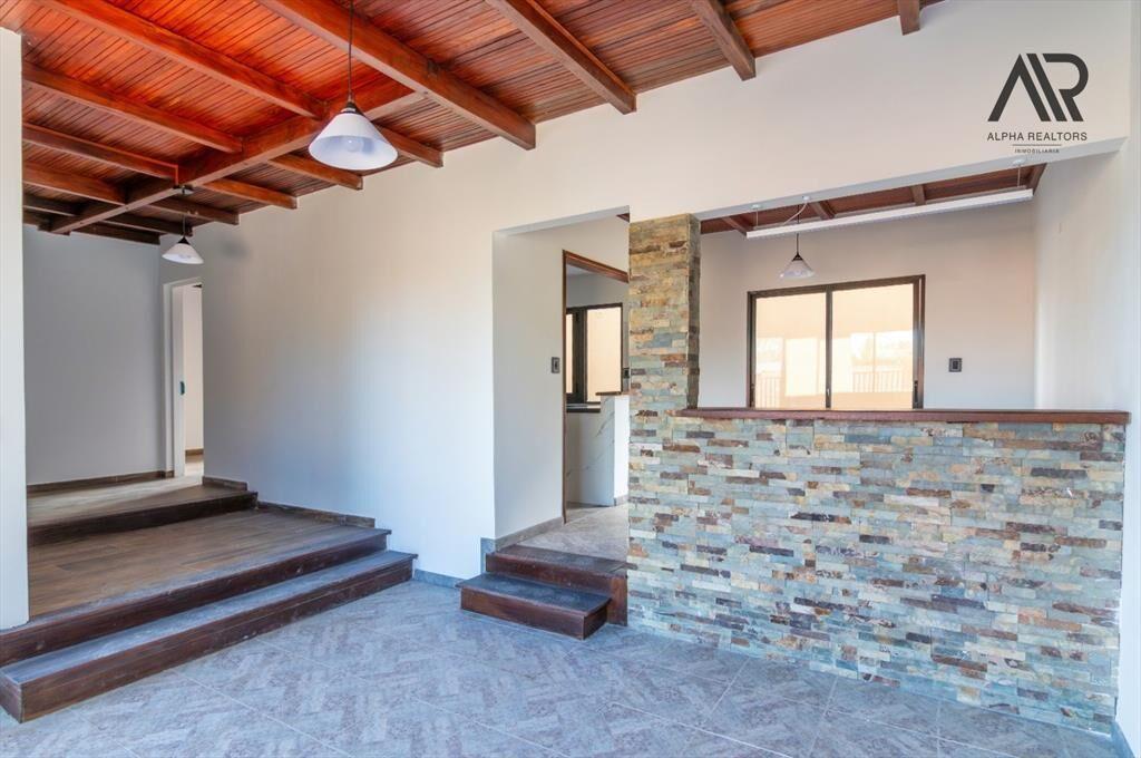 Casa en venta c/ cochera en Lomas de Solymar