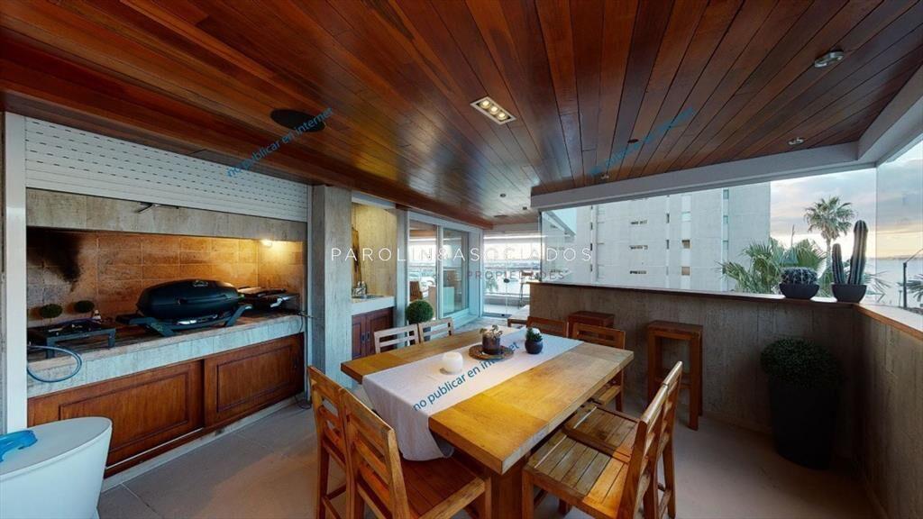 Apartamento en venta de 4 suites en edificio del