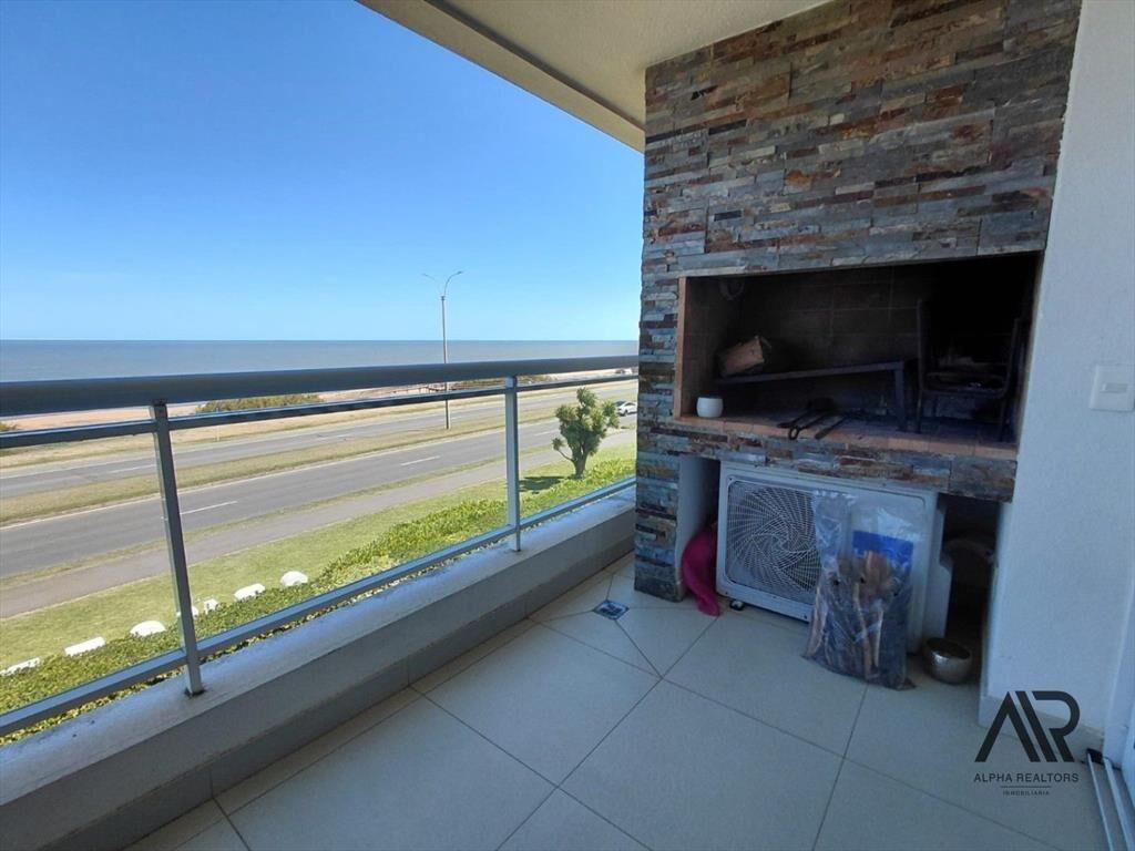 Apartamento en venta c/ cochera en Playa Mansa
