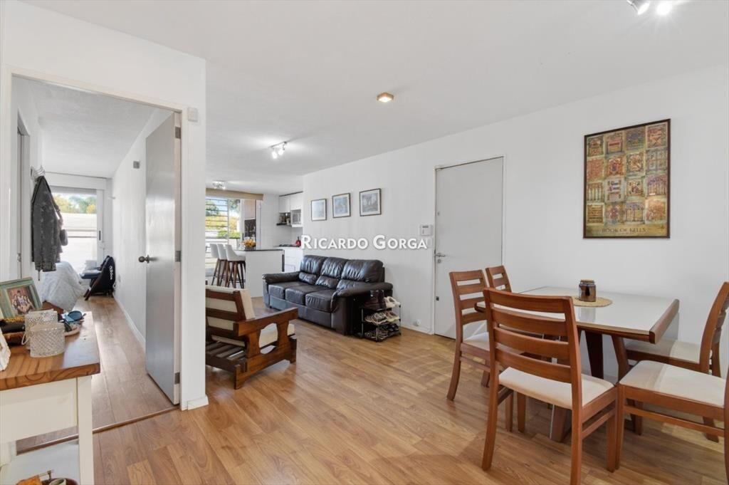 Hermoso Apartamento de 3 dormitorios, 2 baños y 2 cocher...