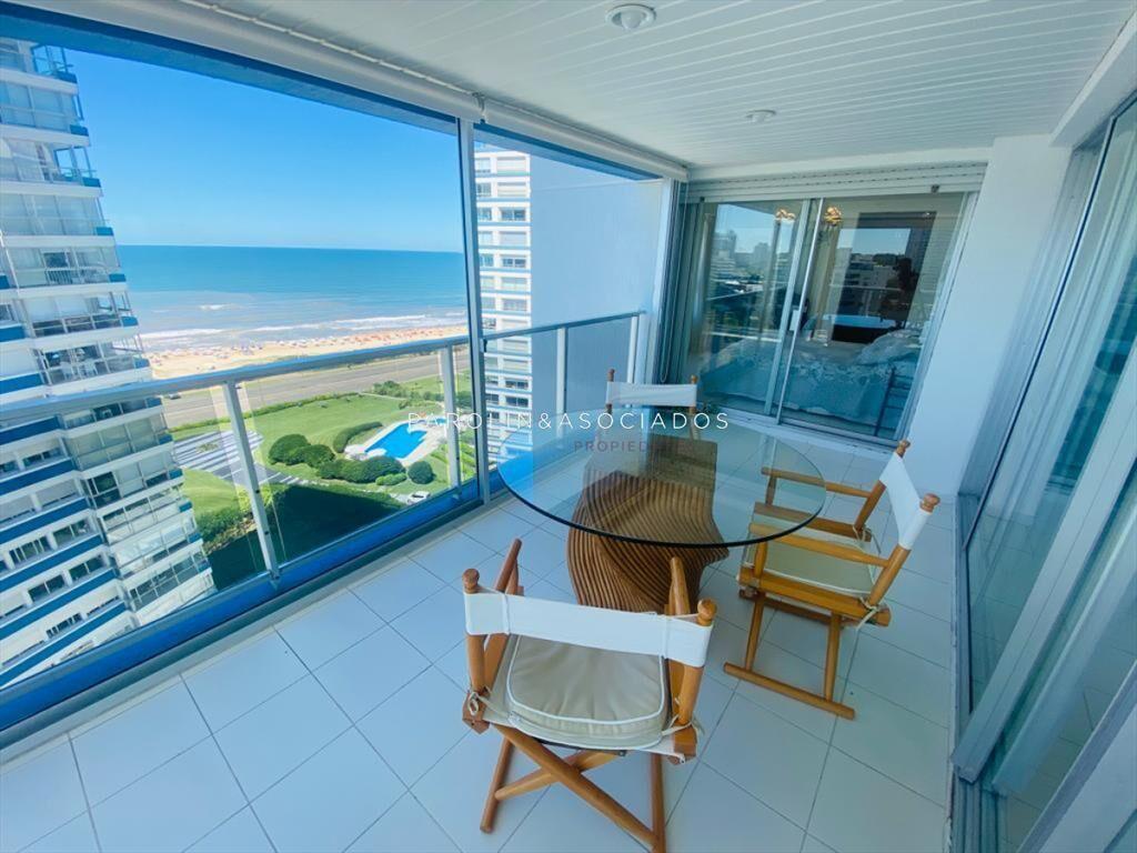 Apartamento de 3 dormitorios en Terrazas de Villa