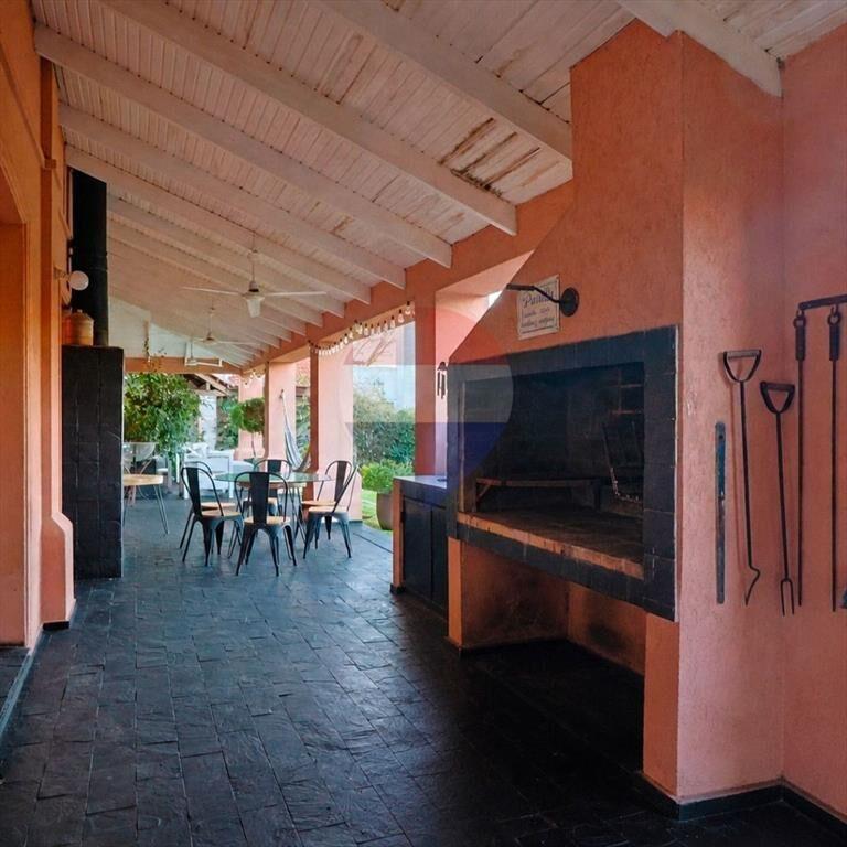 VENTA CASA LOMAS DE LA TAHONA 3 DORM SERV Y ESCRI