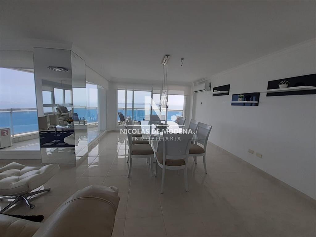 Apartamento en Venta de 3 Dormitorios en Punta ,