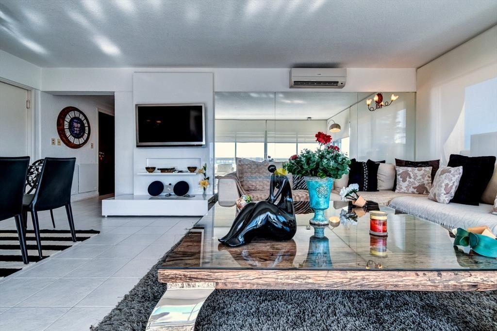 Venta de Apartamento 3 dormitorios , Punta del