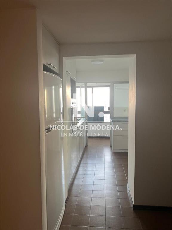 Vende apartamento con vista al mar de 3 en Punta