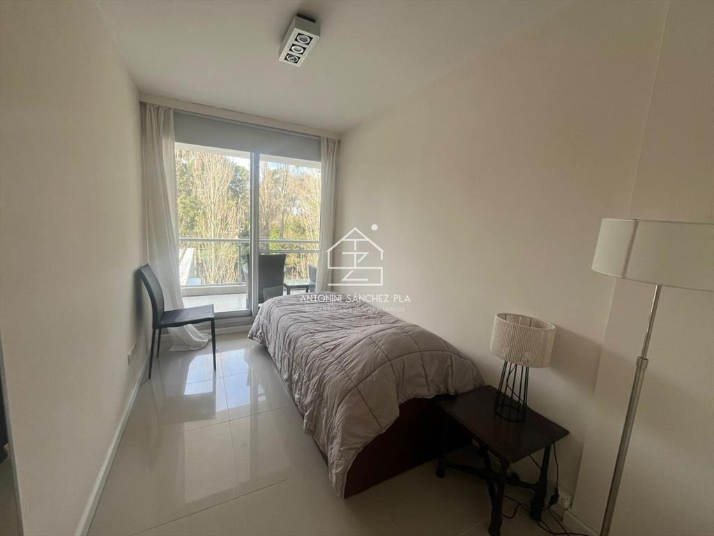 Apartamento de 2 dormitorios en Edificio Be Punta , Punta d