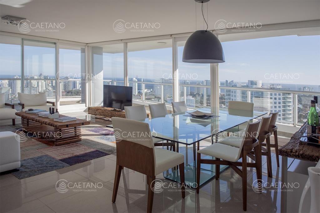 En venta apartamento de 3 suites en Punta del Este