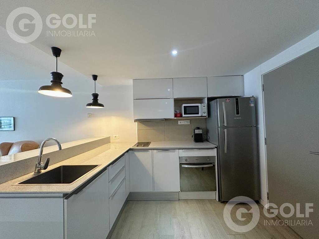 Venta apartamento de 1 dormitorio con cochera en Punta Carr