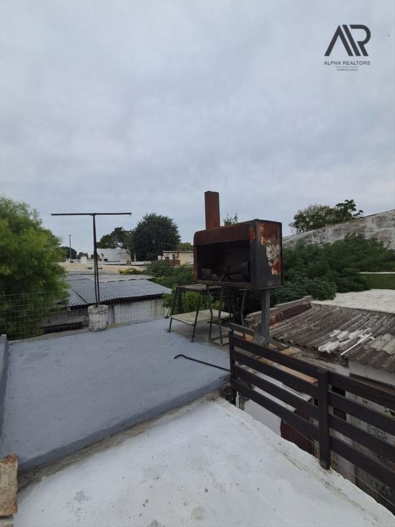 Casa PH 2 dormitorios en venta c/ cochera en La Teja