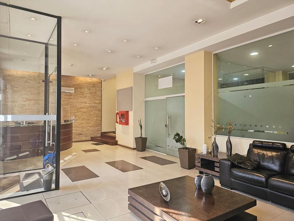 VENTA CON RENTA - EDIFICIO DE OFICINAS - CIUDAD VIEJA -