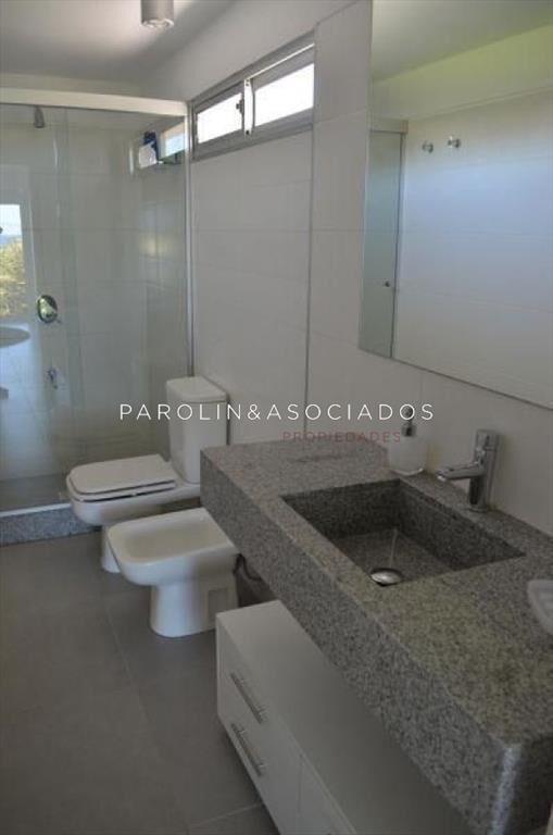 Casa en venta de 4 dormitorios en Manantiales,