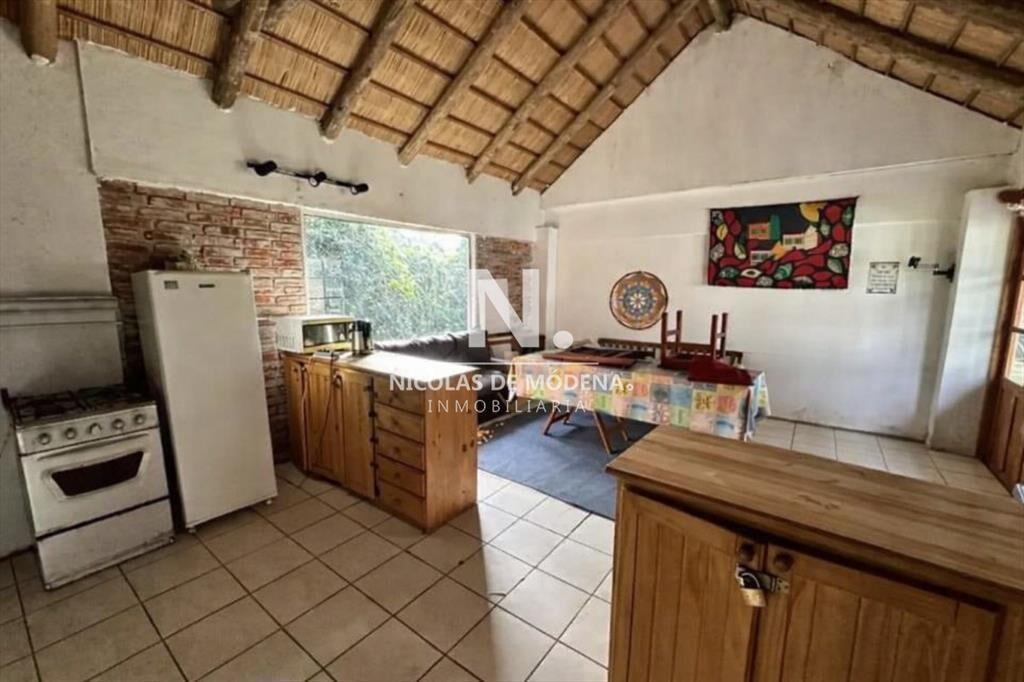 Vende casa en Punta del Este, de 6 dormitorios.