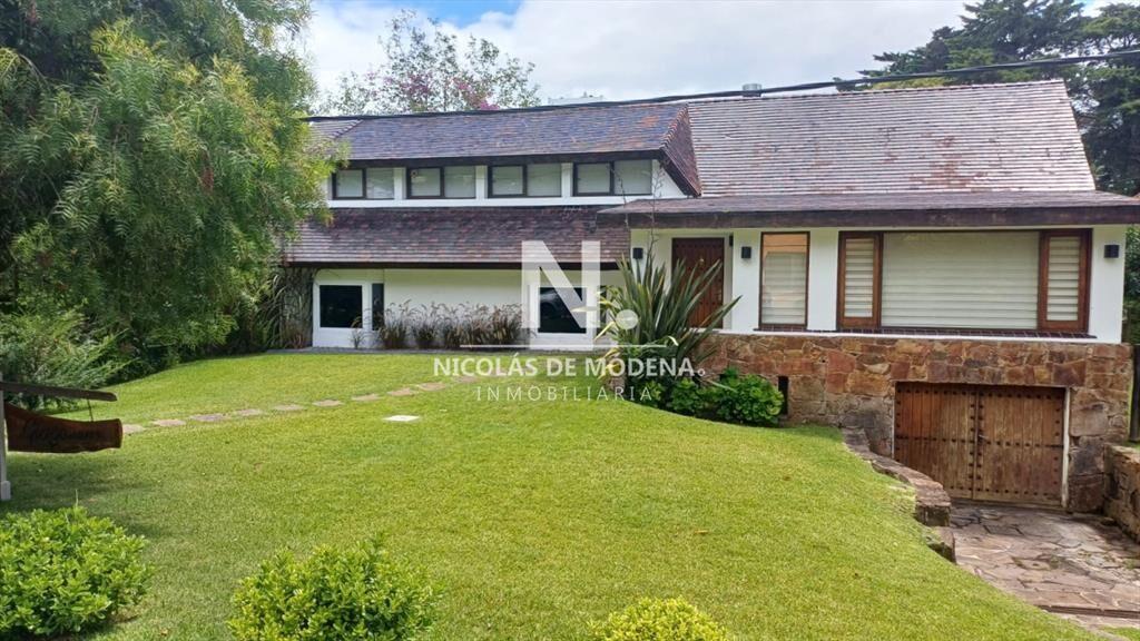 Vende gran casa para vivir todo el año, de 3 en