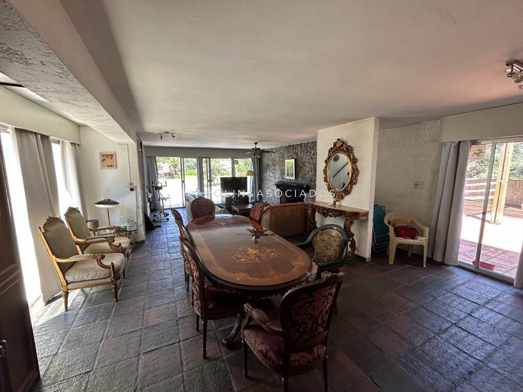 Casa de 3 dormitorios en venta en Pinares, Punta del Este.