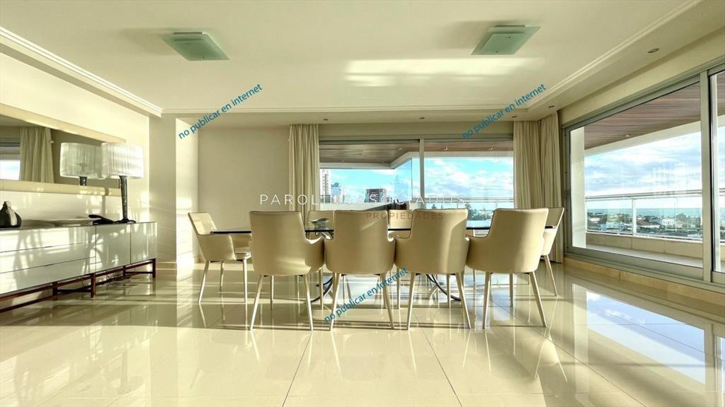 Penthouse de 4 dormitorios en Península, Punta