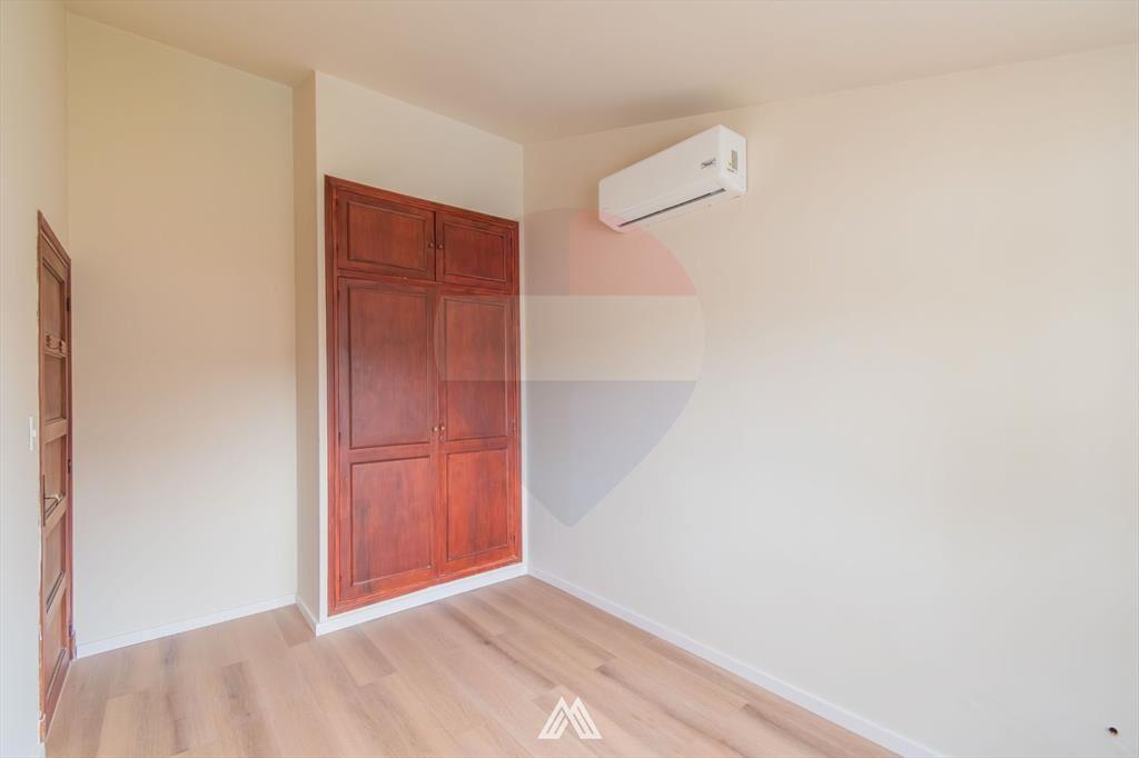 VENTA CASA CARRASCO 3 DORM+SERV+PISCINA
