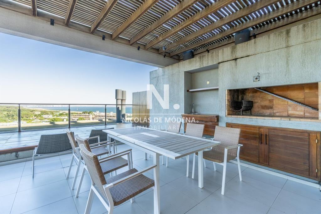 Vende Exclusivo apartamento de 3 dormitorios con