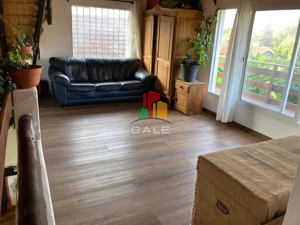 En venta casa espectacular en Pinares, de 3