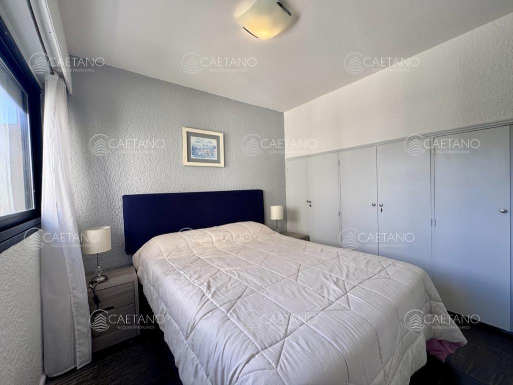 Venta apartamento de dos dormitorios, Playa Brava