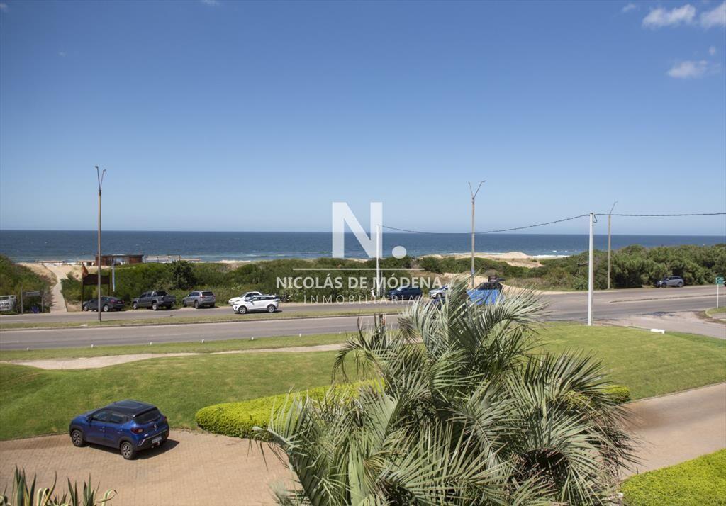 Vende apartamento en aplaya Brava de 3 en suite
