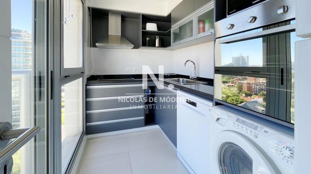 Vende apartamento de 2 dormitorios en Playa Punta