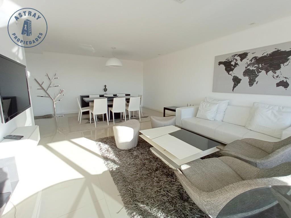 Penthouse en parada 7 de Playa Brava...