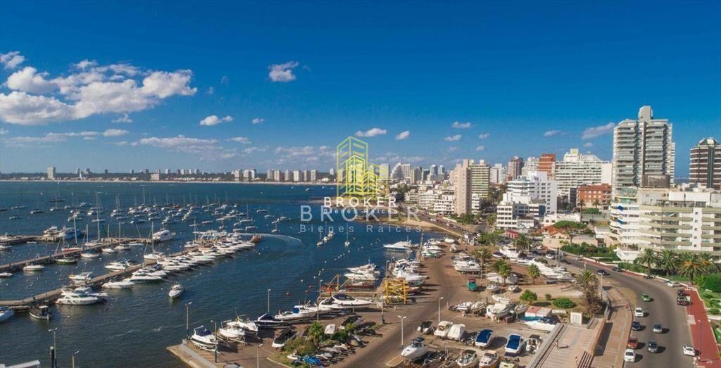 Apartamento En Venta De 6 Dormitorios En Punta