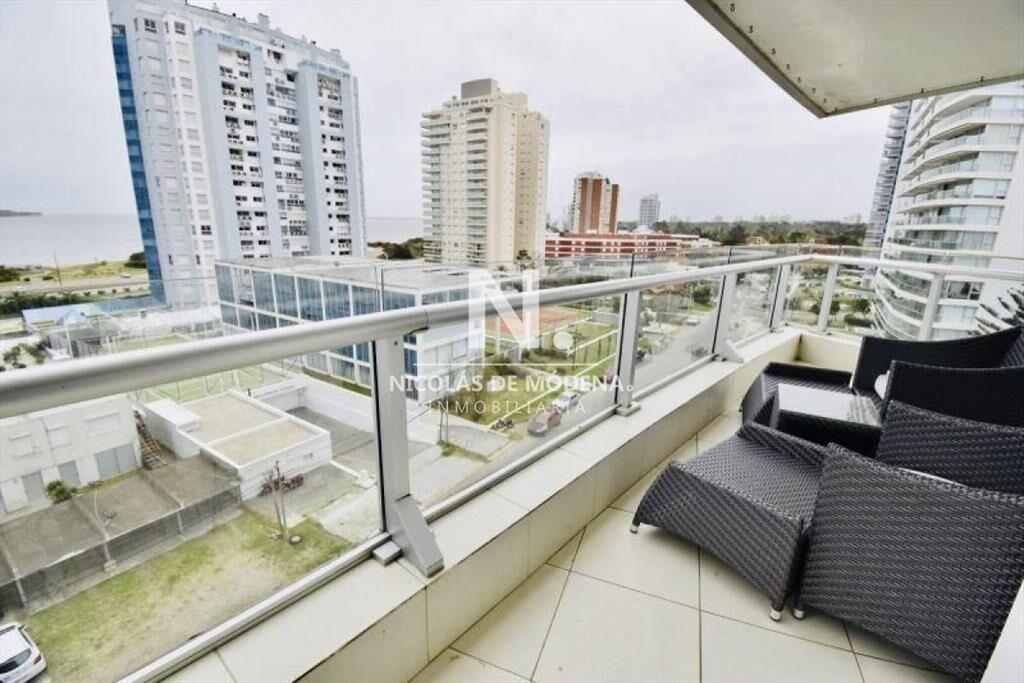 Apartamento en venta Playa Mansa 3 dormitorios