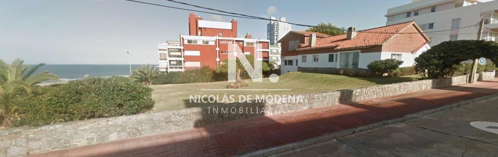Terreno en primera Linea con vista al mar.