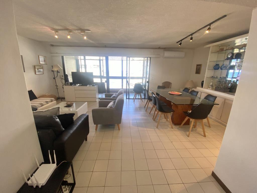 VENTA DE APARTAMENTO DE 3 DORMITORIOS EN PARQUEMAR CENTER F
