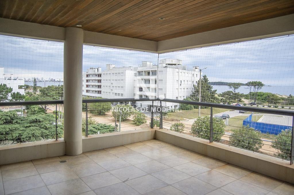 Departamento en venta en Playa Mansa a 100 mts 4