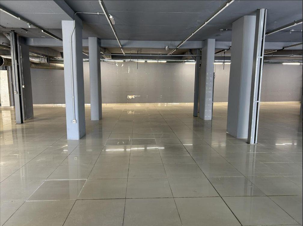 Alquiler importante local comercial en Malvín - e-tower S...