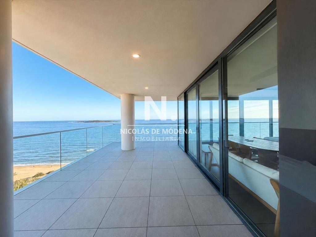 Departamento exclusivo en venta, primera linea de