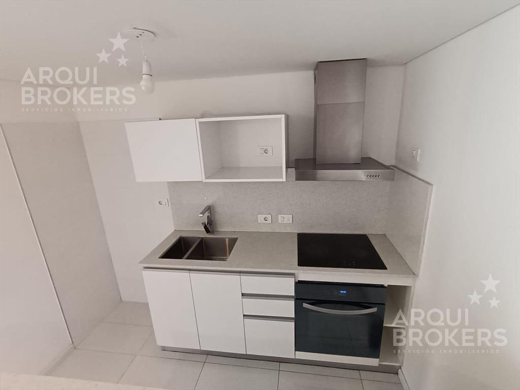Venta apartamento penthouse tres dormitorios con renta en
