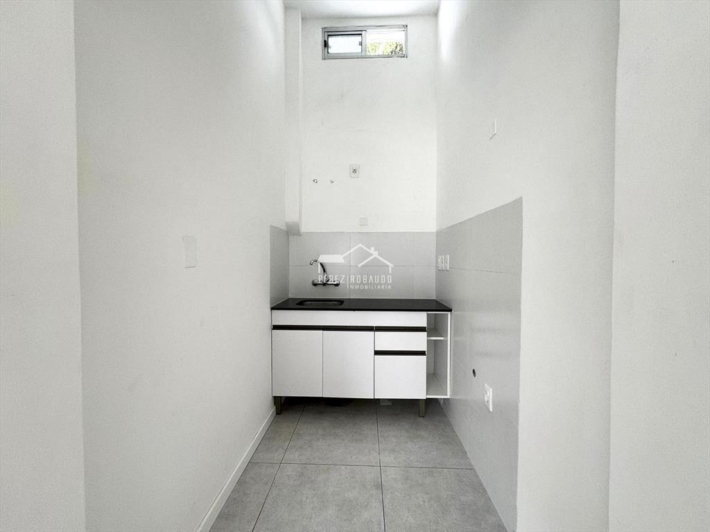 Venta apartamento de 1 dormitorio, planta baja- Carrasco No