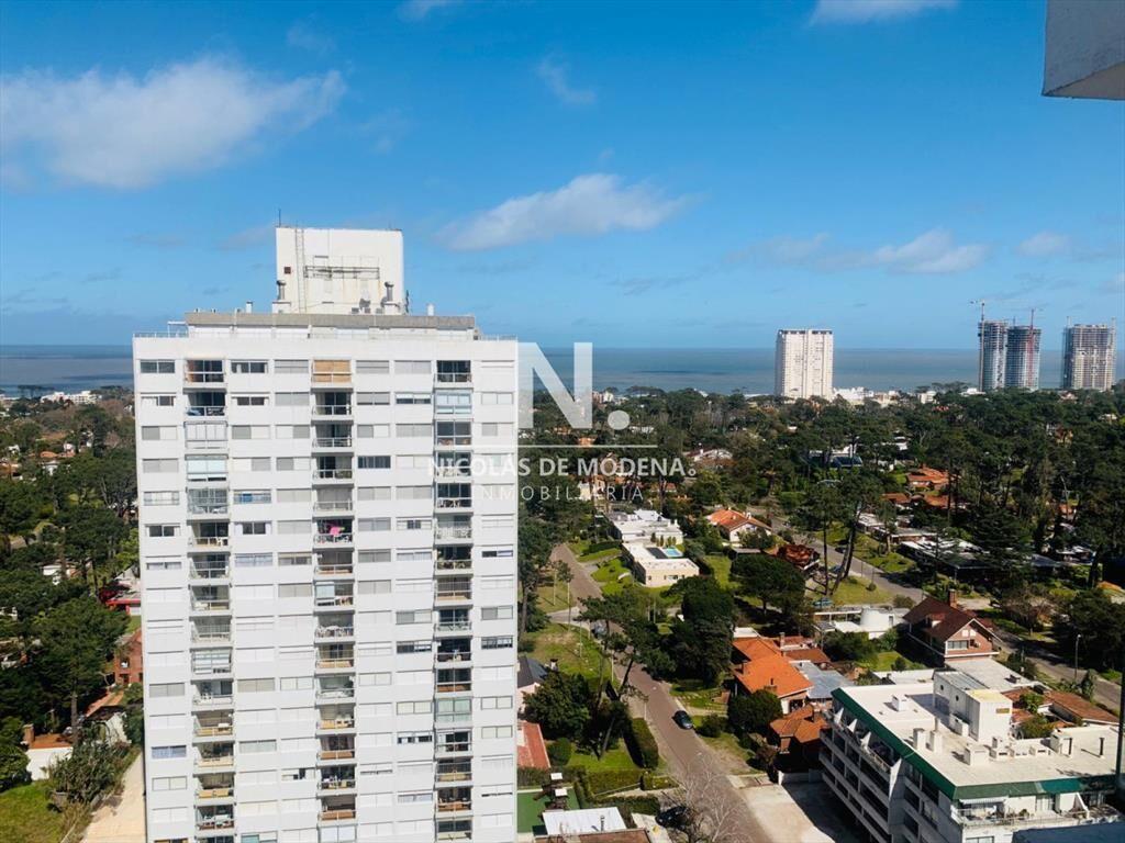 DEPARTAMENTO EN PISO ALTO EN JARDINES DEL COUNTRY