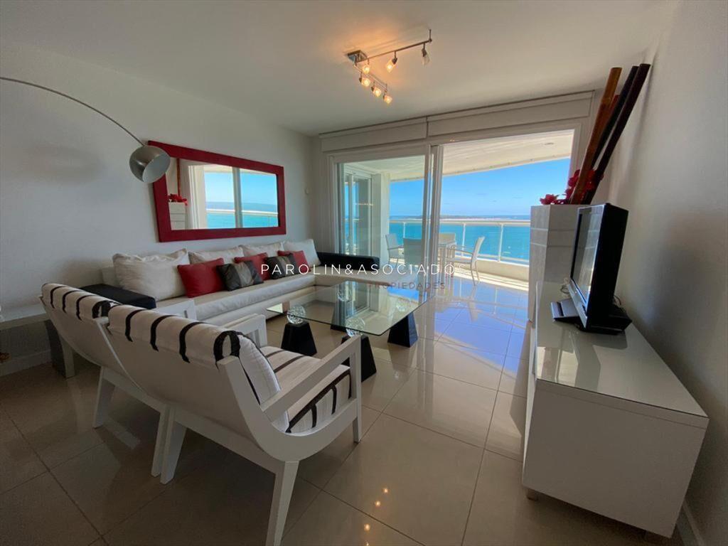 Hermoso apartamento en venta en piso alto en del