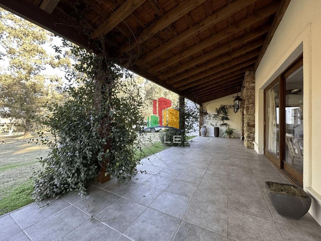 Venta casa en barrio semi cerrado Las Silvias,