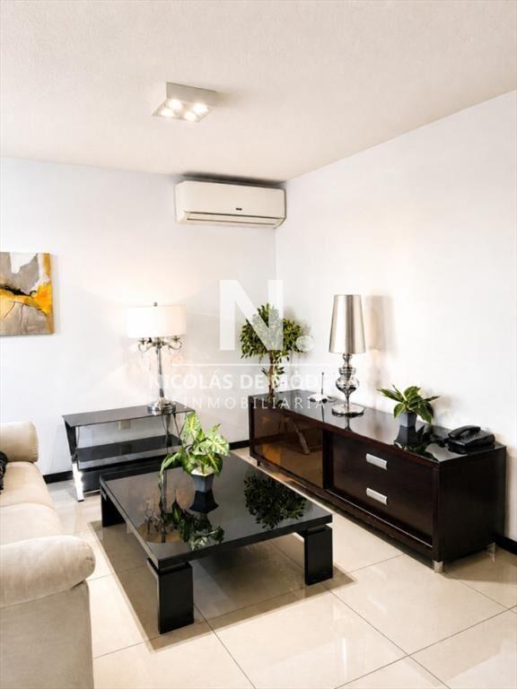 En venta apartamento de 3 dormitorios en Punta