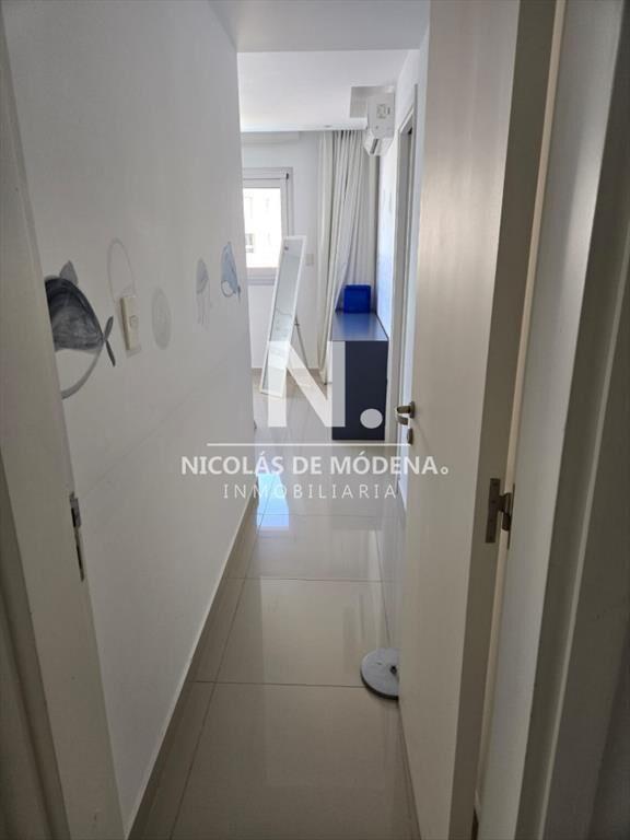 Vende apartamento de 3 dormitorios en Playa Punta