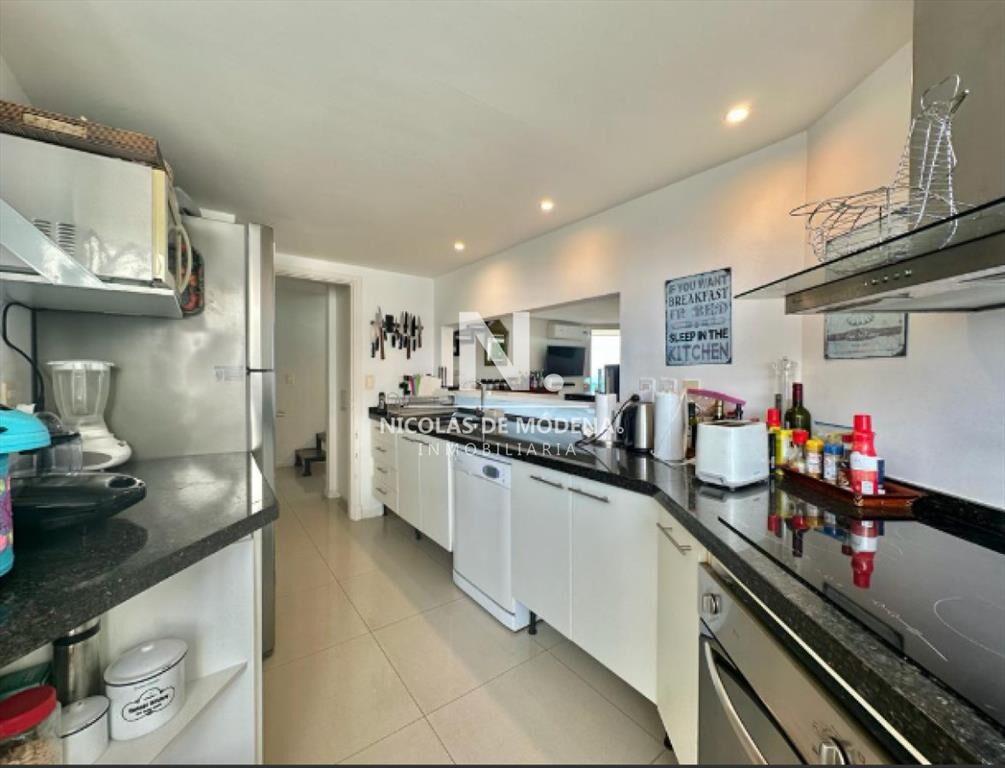 En venta apartamento con vita al mar en la Playa