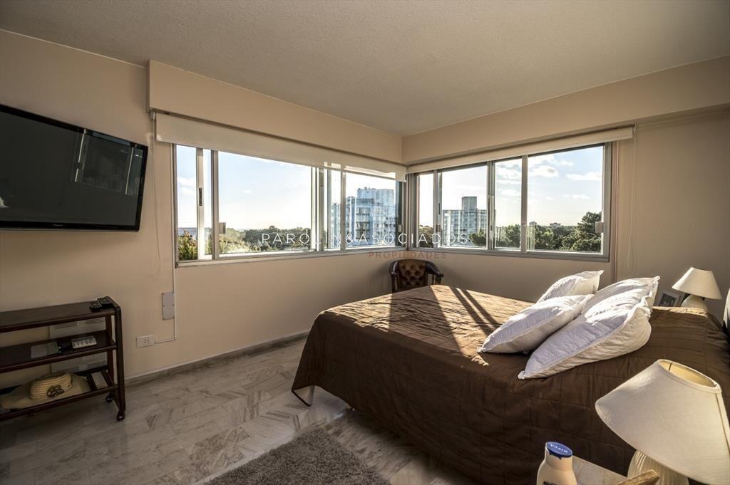 Apartamento de 3 dormitorios en venta Roosevelt