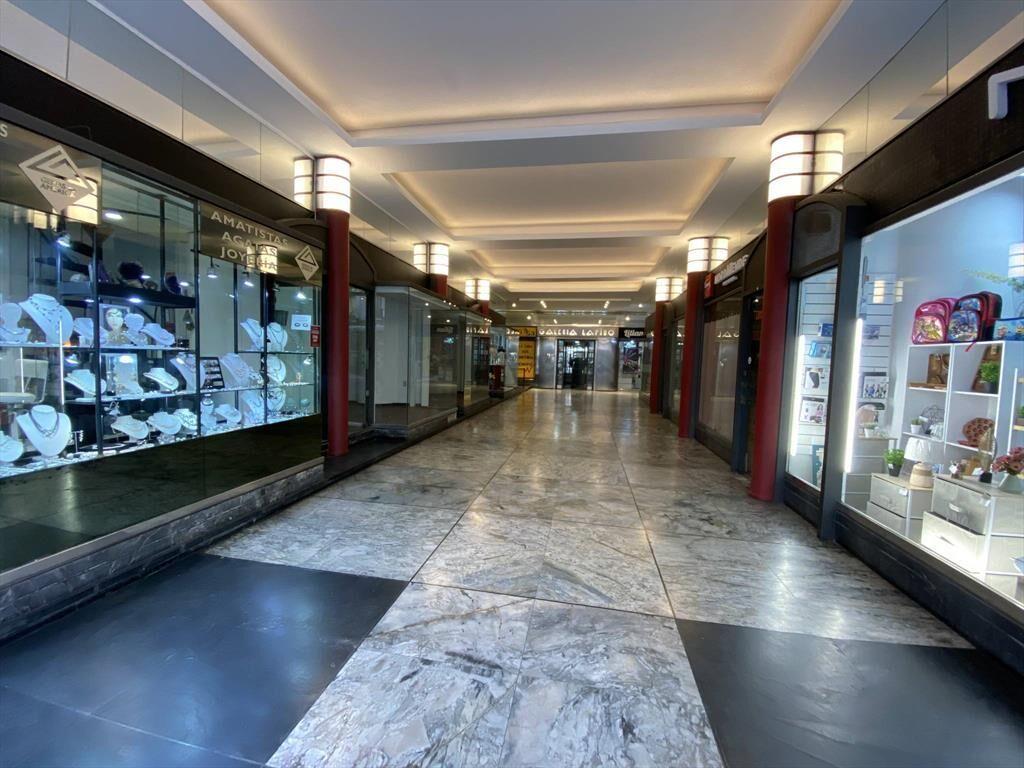 Alquiler - Local Comercial de 20 m2 en galería, Centro - 18