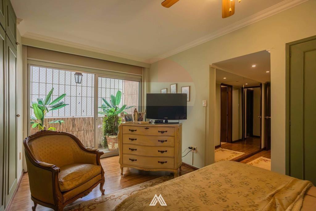 Venta apartamento tres dormitorios garaje Pocitos