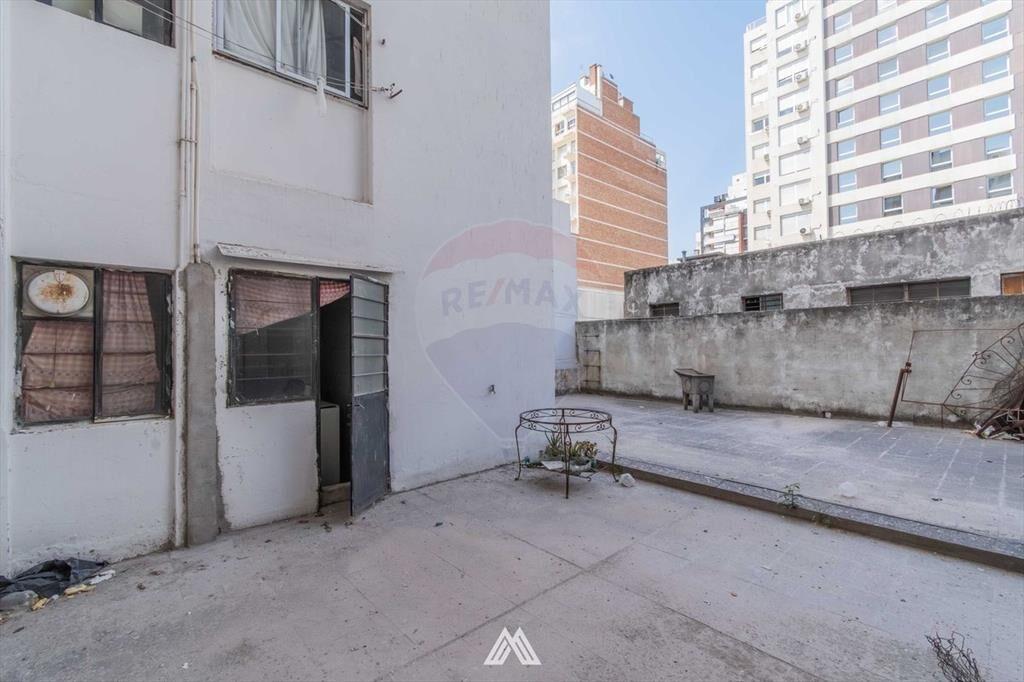 VENTA PTA CARRETAS APTO 3 DORMS  PATIO A RECICLAR