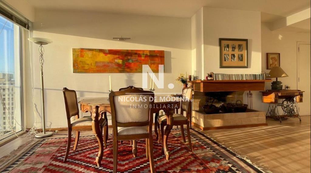 Vende apartamento de 3 dormitorios en Punta del
