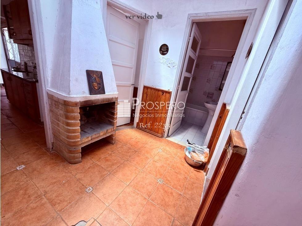 2233/2 Venta Casa 2dorm Pocitos Fondo Galpón