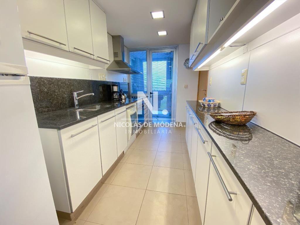 Alquila apartamento en Peninsula Punta del Este, de 3 dormi