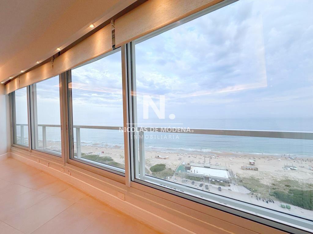 Vende apartamento en Torre Le Parc de 4 del Este