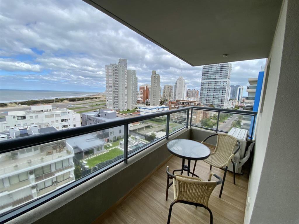 APARTAMENTO EN VENTA DE 2 DORMIOTRIOS EN PUNTA